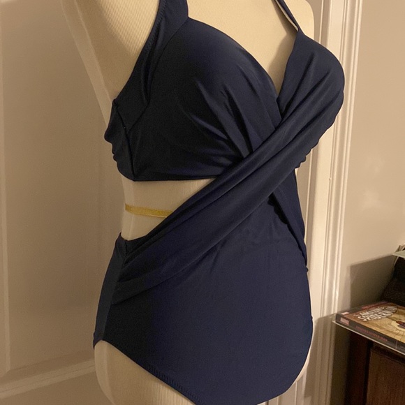 Cupshe Navy One piece cut out bathing suit Size Large - Picture 2 of 6